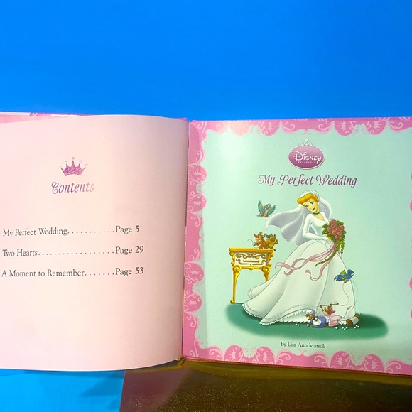 DISNEY PRINCESS AROUND THE WORLD PLAY A SONG & HAPPILY EVER AFTER 3 IN ONE BOOK - Picture 10 of 15
